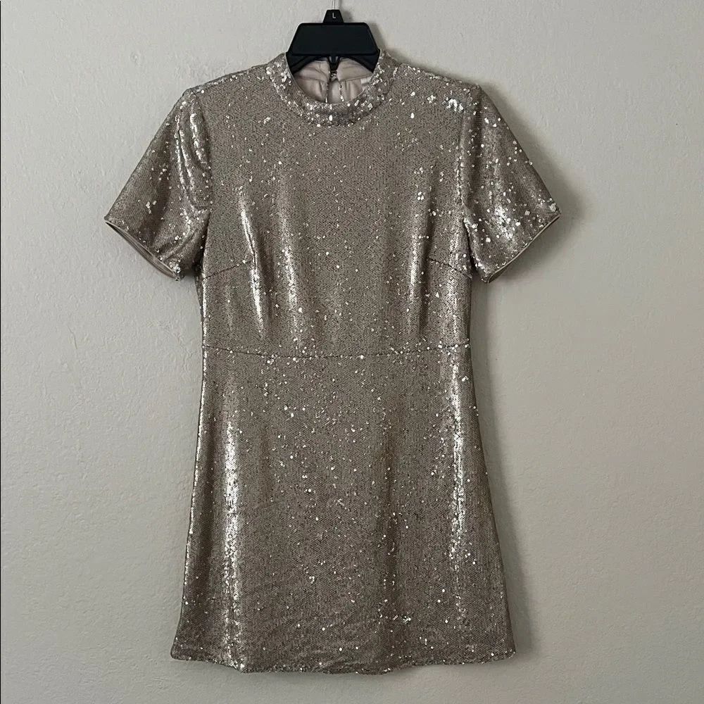 Like New! Forever21 High Neck T-shirt Dress in Gold Deco Sequin in Size M